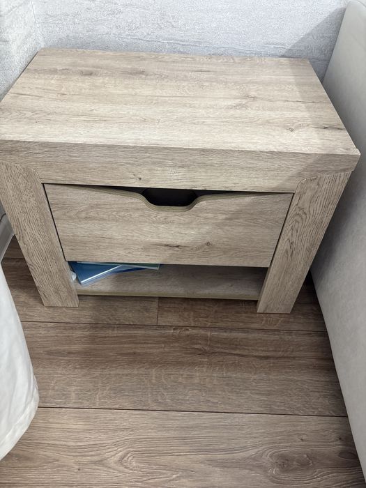 Продам диван шторы люстру и тумбочку