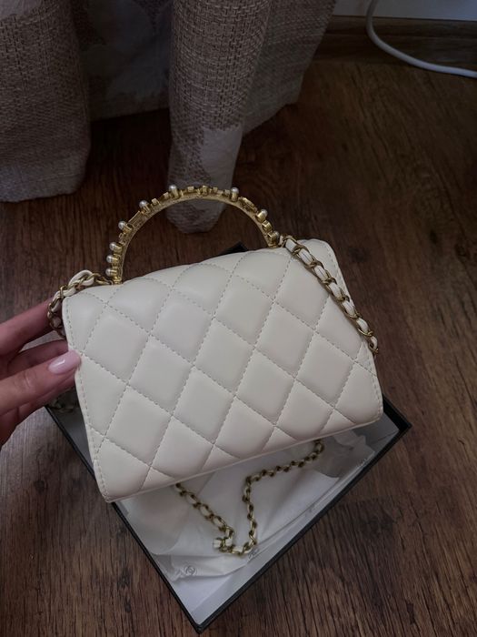 Чанта chanel бяла