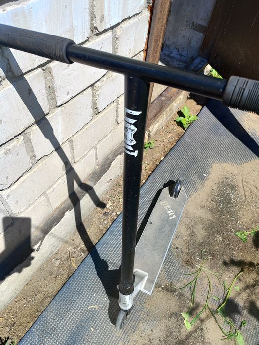 Срочно продам самокат Limit