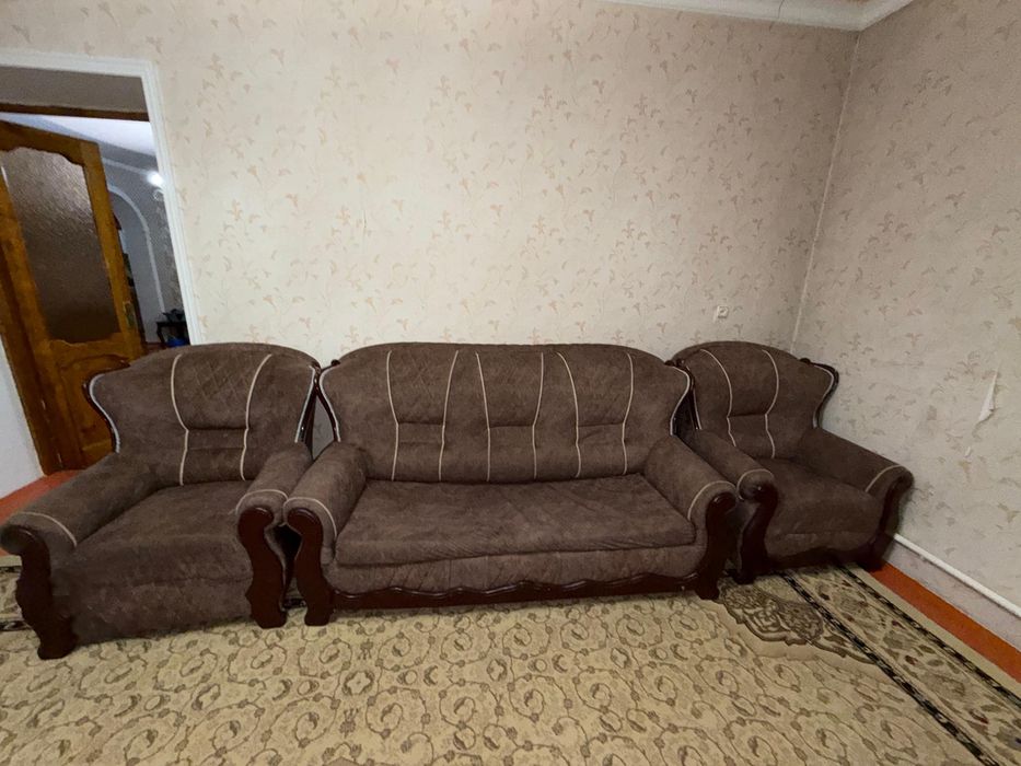 Диван + 2 кресло (3+1+1) жақсы жағдайда