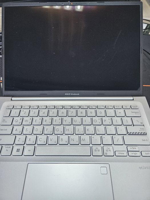 ASUS Vivobook 14X OLED X1403Z