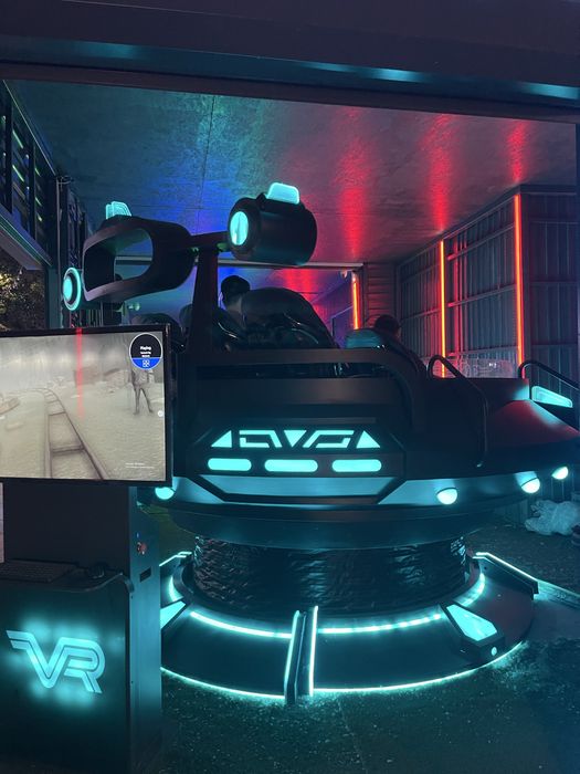 vr аттракцион Тарелка