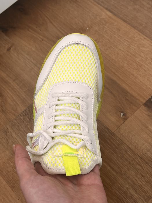 Кроссовки, женская обувь