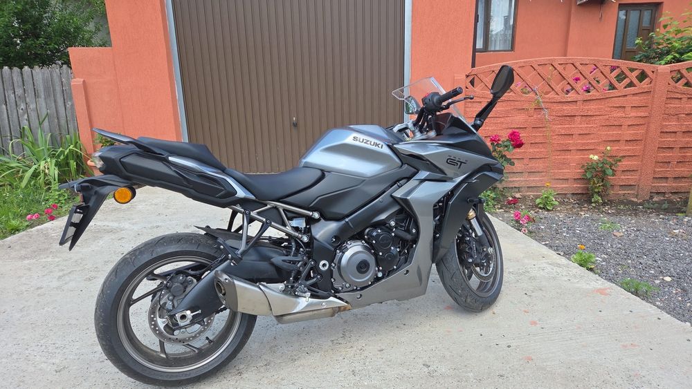 Vând Suzuki GSXS 1000 GT
