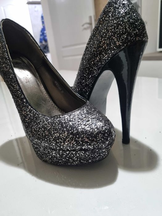 Дамски обувки на ток