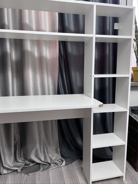 Стол с полками белый срочно