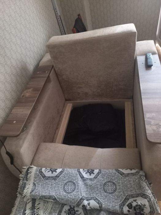 Продам диван и кресло