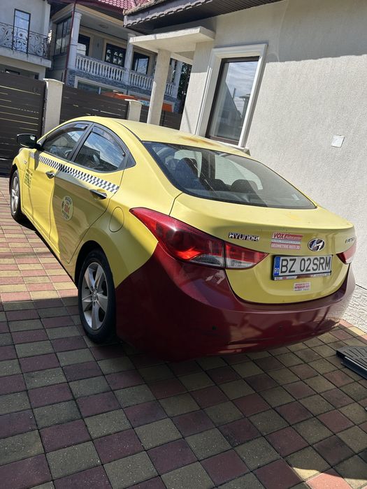 Hyundai Elantra 2012