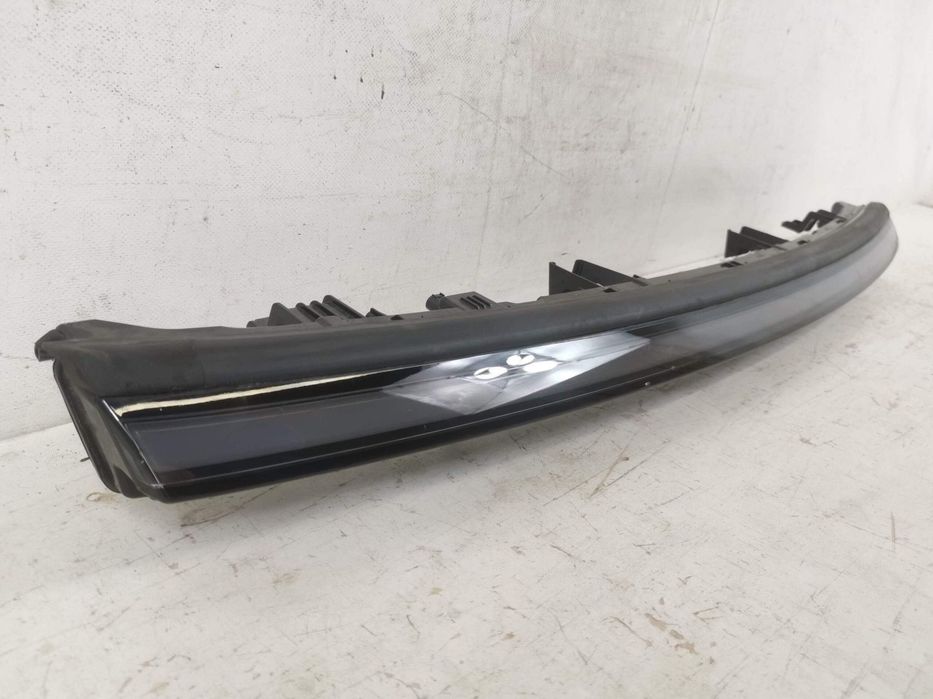 DRL Central Lumina De Zi Tesla Model Y Juniper 2025 2026 Original In S