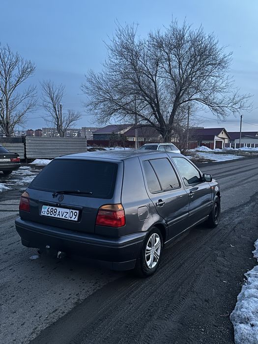 Продается гольф 3 1994г 1.8 бодрая вид имеет