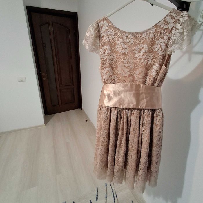 Rochie seara sau zi eleganta din dantela culoare nude
