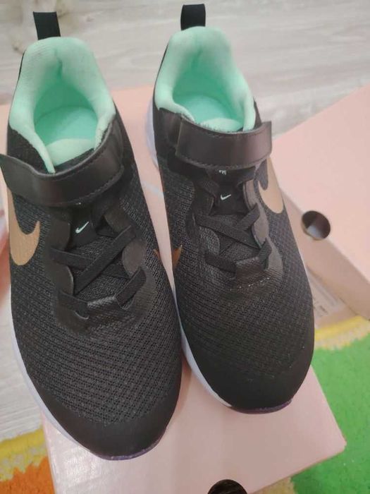 Vand pantofi sport , nr 33,50 on