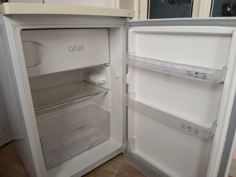 Холодилник артел сотилади