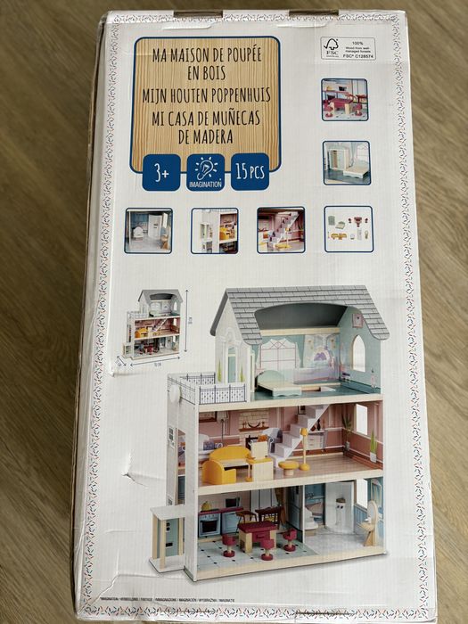 Casa de lemn pentru papusi