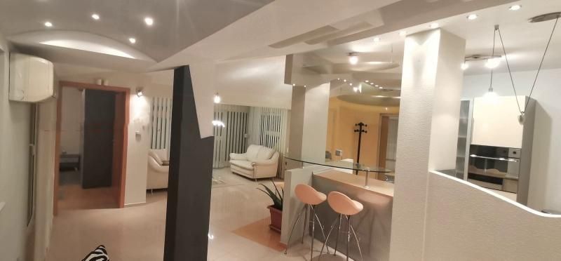 Дава се под наем Тристаен апартамент в София, Студентски град - 197 кв.м за 890 € - Снимка #3