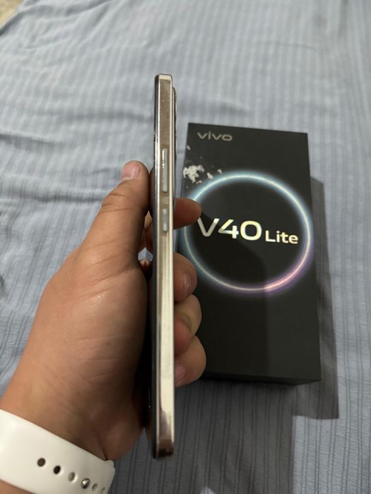 Vivo 40Lite 256гб память