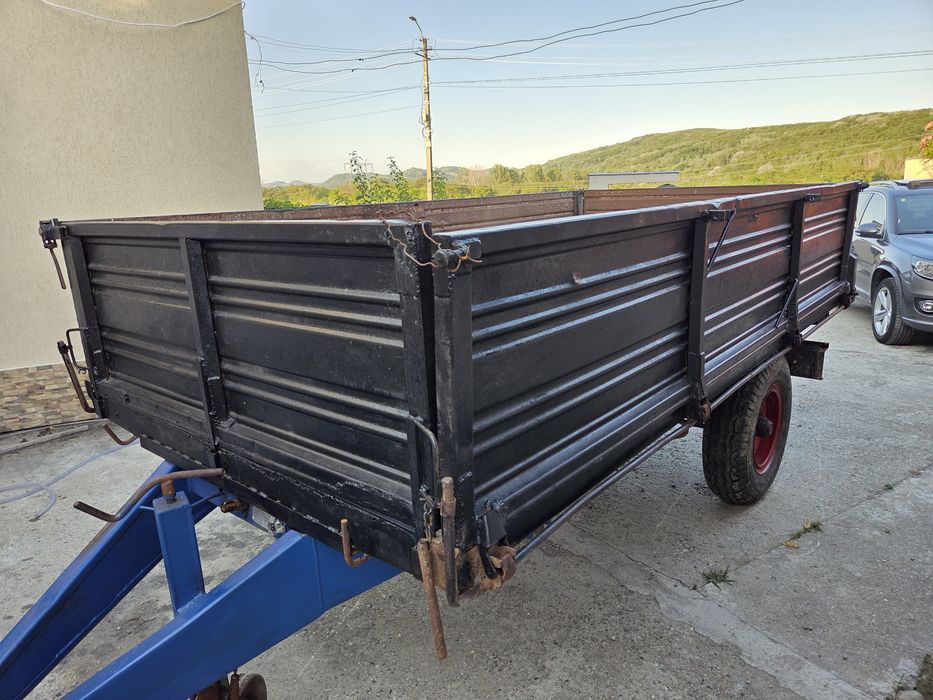 Remorcă Agricola//Basculare 3 parti//Acte valabile !