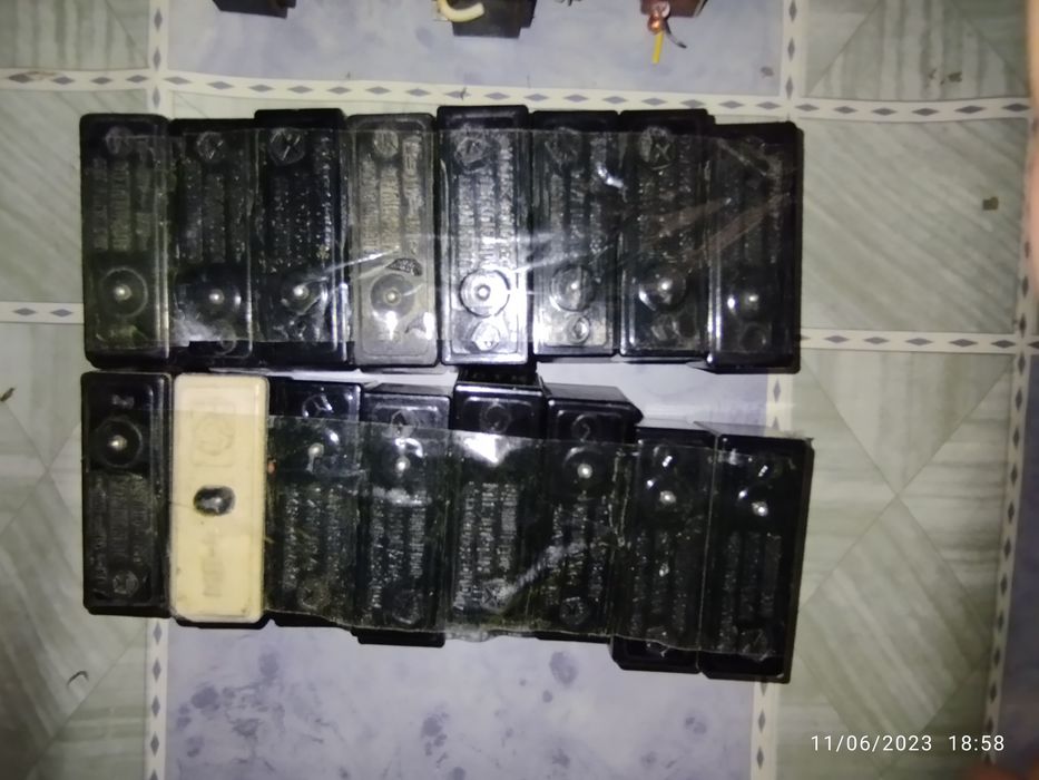 Переключатель Лар сотилади.