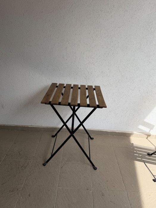 masă cu scaune pentru gradina