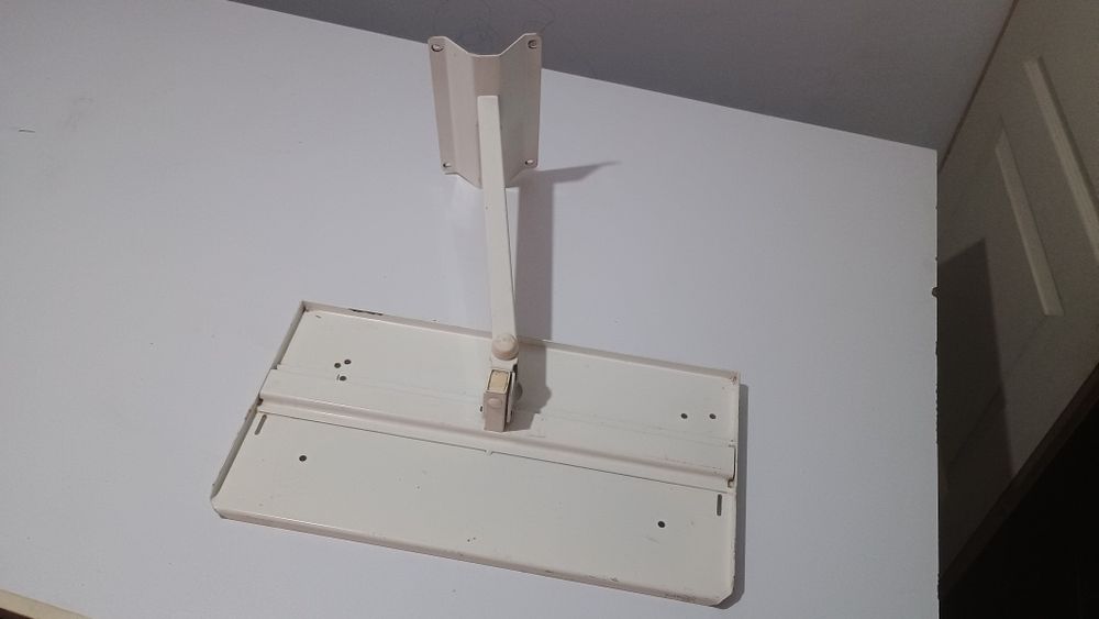 Тв Стойка за стена