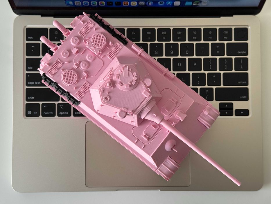 Розовая пантера: Panther F Medium Tank Pz Kpfw V Ausf.F Масштаб 1:35