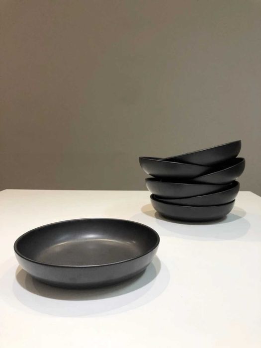 Set de Masă - Farfurii și Piese din Ceramică Vulcano - Negru Mat