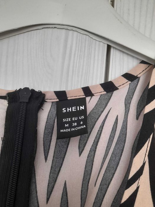 Дамска рокля черно и бежаво