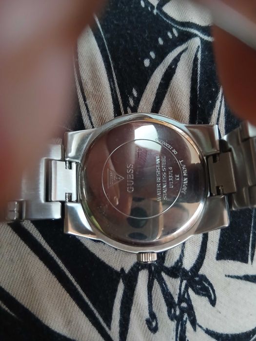 ceas de damă GUESS GUGW1037L2 (sau modelul din seria GUESS Moonlight / Her Demand),