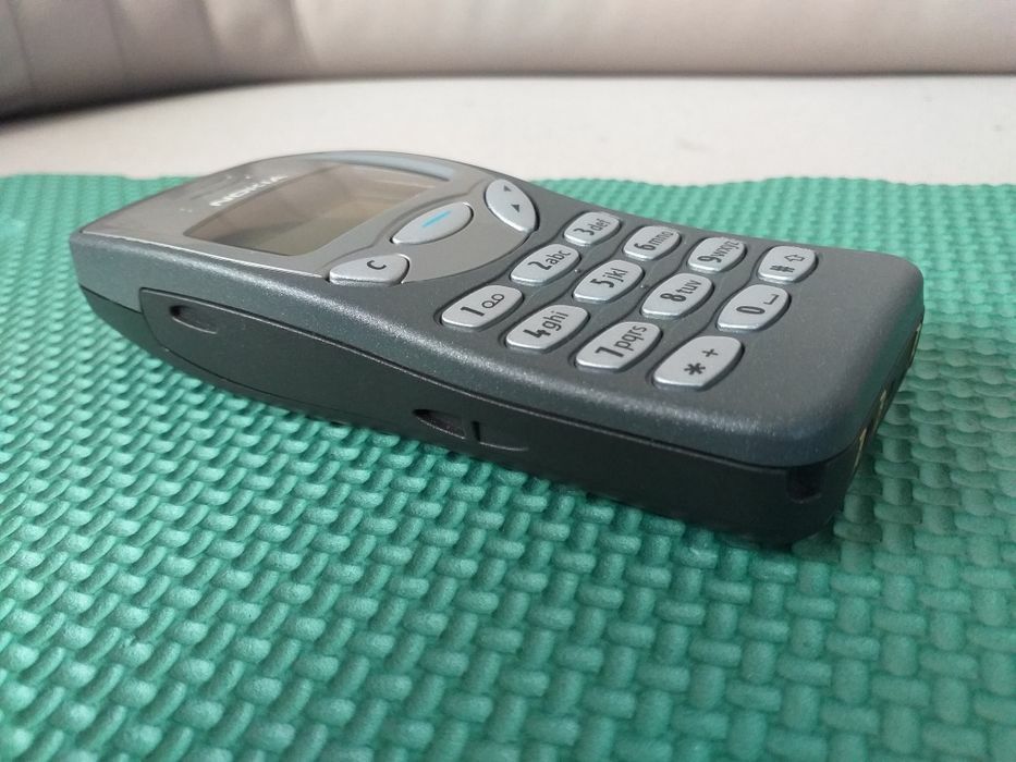Nokia 3310,3210 din anul 2000