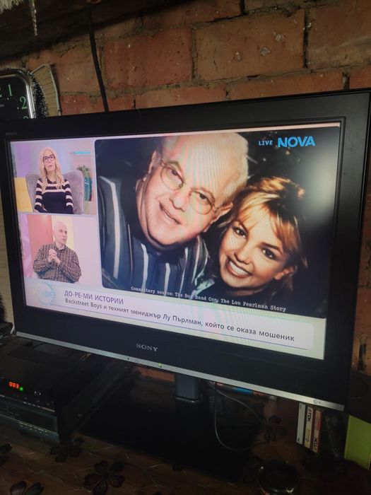 Сони 32 перфектно състояние  ново  комплект с видео и двд