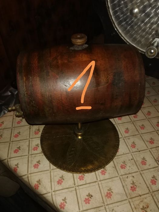 Продавам бурета от дърво и неръждавейка