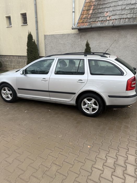 De vanzare scoda octavia 2006luna 11