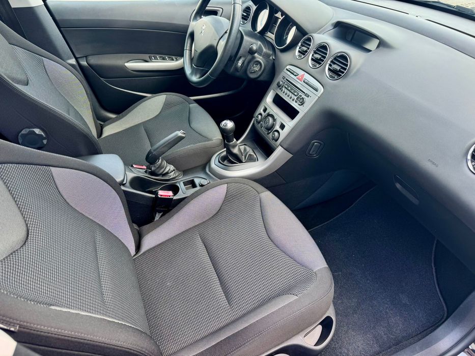 Peugeot 308 . 123.000 km .2012