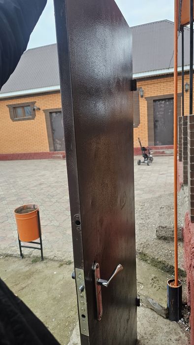 Дверь буу хорошем сост.