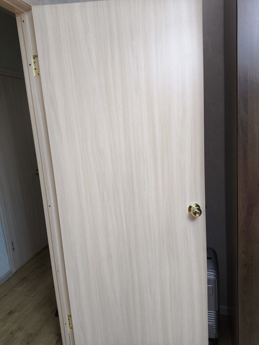 Продам полотна дверей