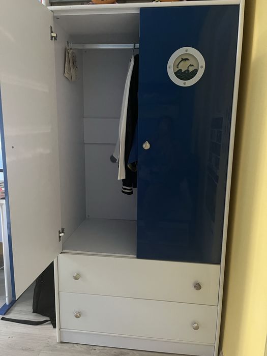 Бюро, контейнер и гардероб обзавеждане за детска стая