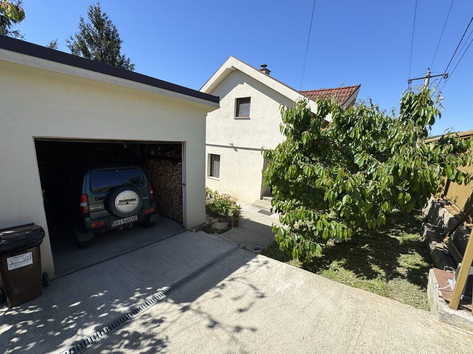 Casa de vanzare in Podgoria cu iesire la Crisul Repede