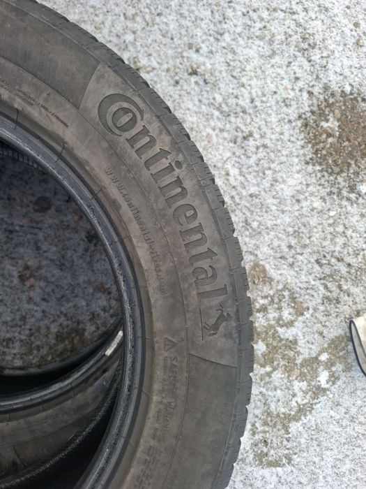 Vand 2 anvelope 225 60 17 continental de iarna bune