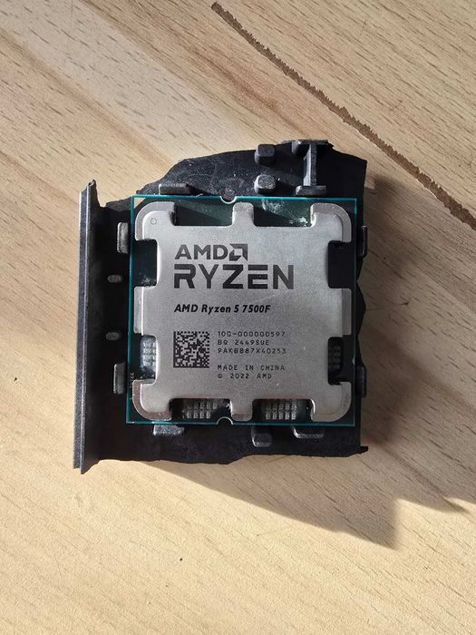 Процесор Ryzen 5 7500f 3.7 GHz