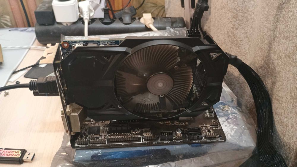 Видеокарта GIGABYTE GTX 750 Ti 2 GB