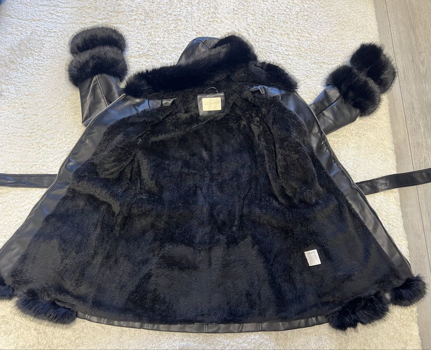 Дамско кожено яке с еко косъм