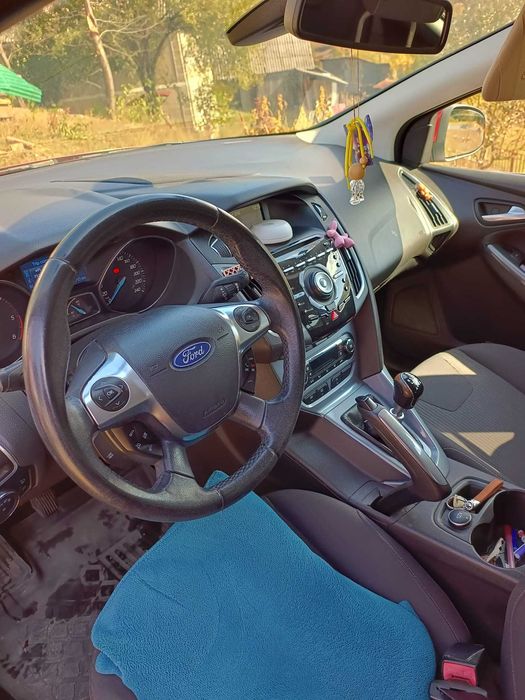 Vând Ford Focus