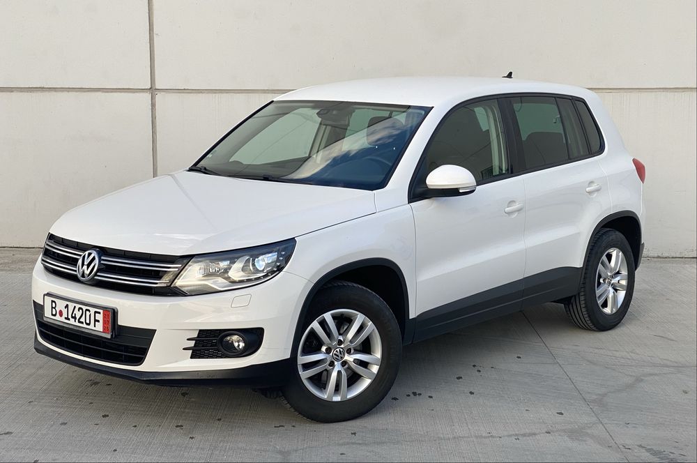 VOLKSWAGEN Tiguan