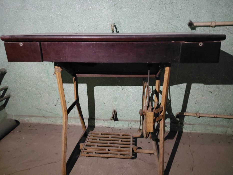 Masina de cusut Ileana comunista veche 1980