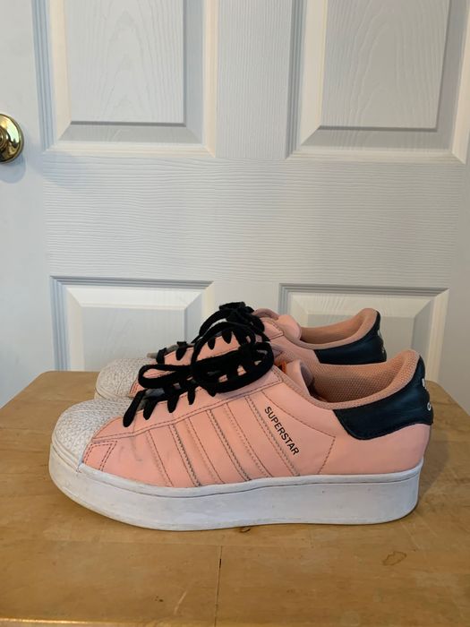 Маратонки Adidas Superstar дамски-много запазени размер US8.5 EU40.5