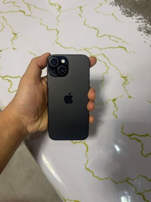 продам айфон 15 срочно