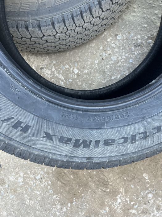 Продам шины бу от машины прадо