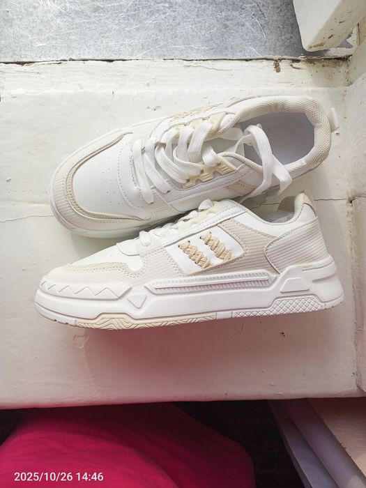 Krasofka sotiladi yengi kiyilmagan