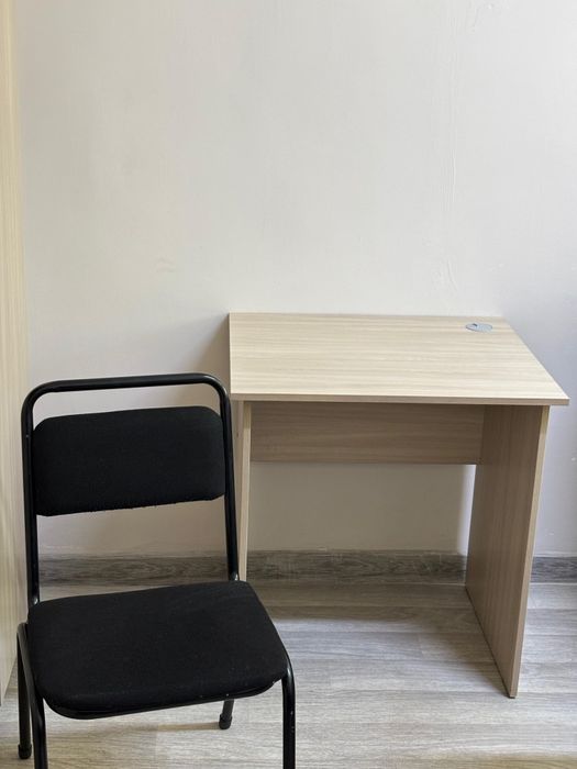 Стол 8тыс, стул 3тыс.