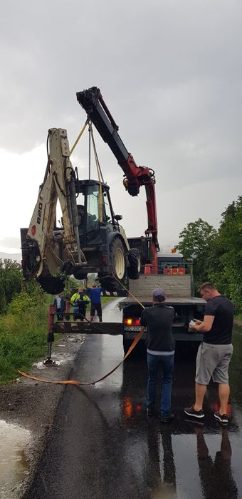 De inchiriat macara 100 t